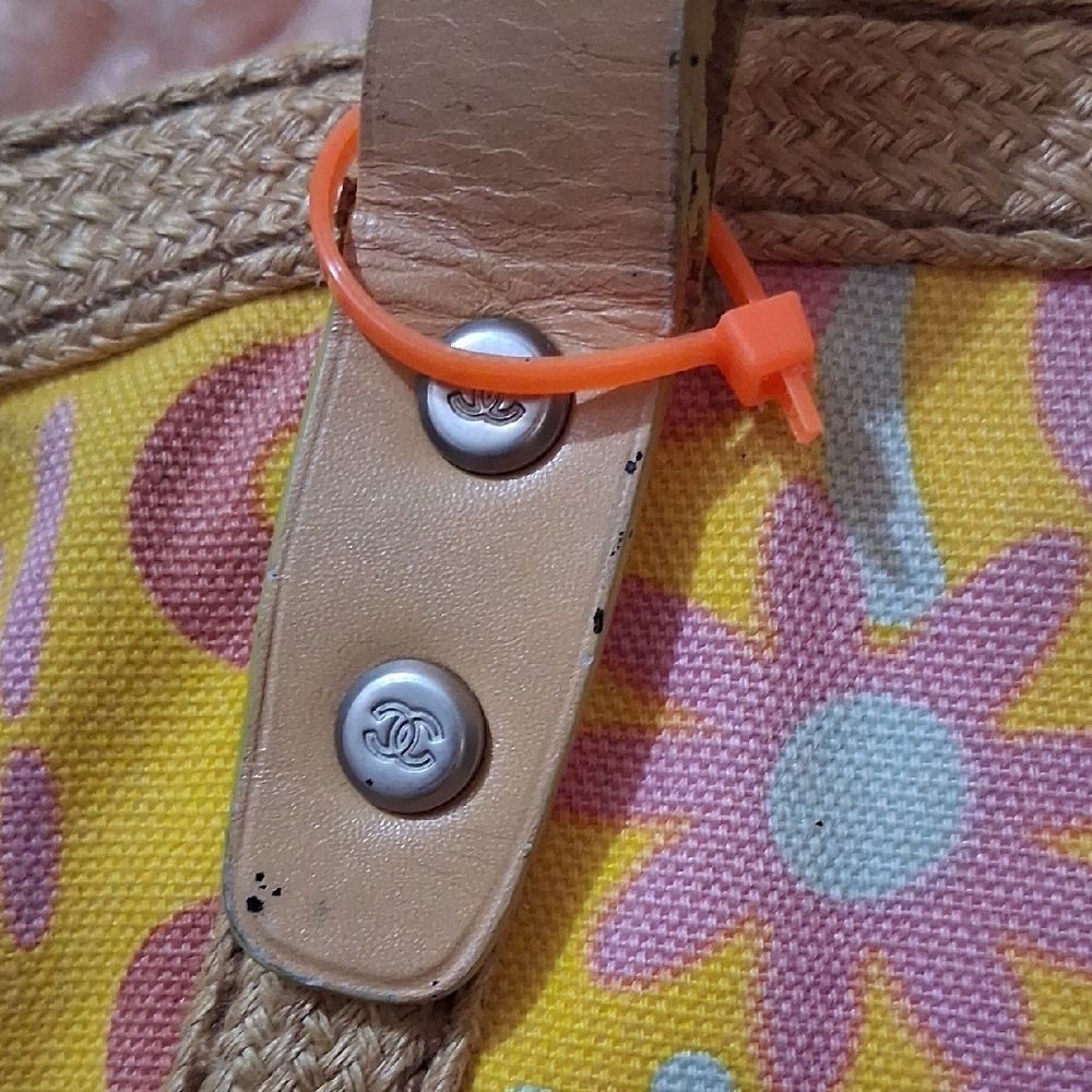 CHANEL Yellow and Purple Floral Tote (STRAP IS BROKEN PROJECT BAG!) - Picture 5 of 16